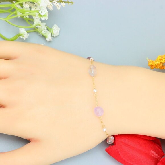 "Elegant & Trendy Bracelet, A Perfect Gift for Women, Thoughtful, EVCH1257 - Picture 1 of 10
